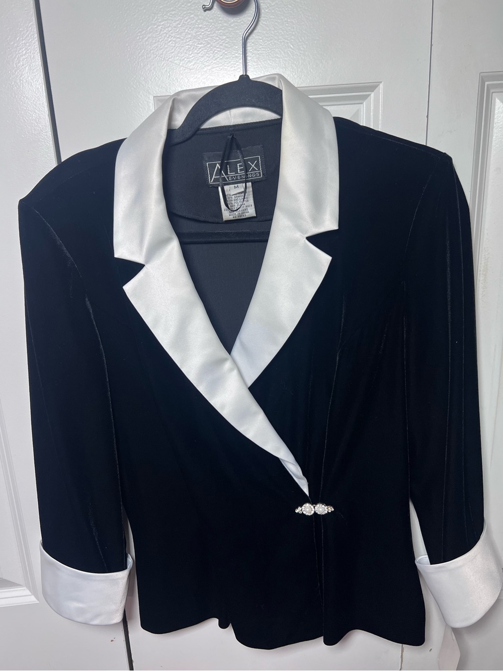 Alex Evenings Black Velvet Tuxedo Blazer Jacket satin lapel rhinestone clasp